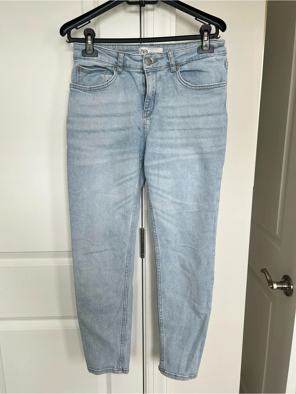 Zara Light Wash Ankle-Length Jeans